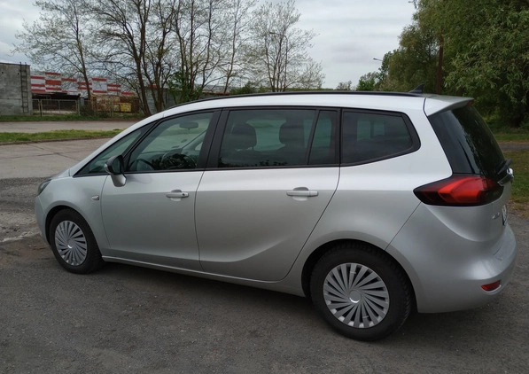 Opel Zafira cena 29000 przebieg: 204600, rok produkcji 2015 z Legnica małe 106